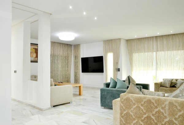 Strategische immobilieninvestitionen: lohnt sich der kauf in der nähe künftiger flughafen- und bahnhof-projekte?